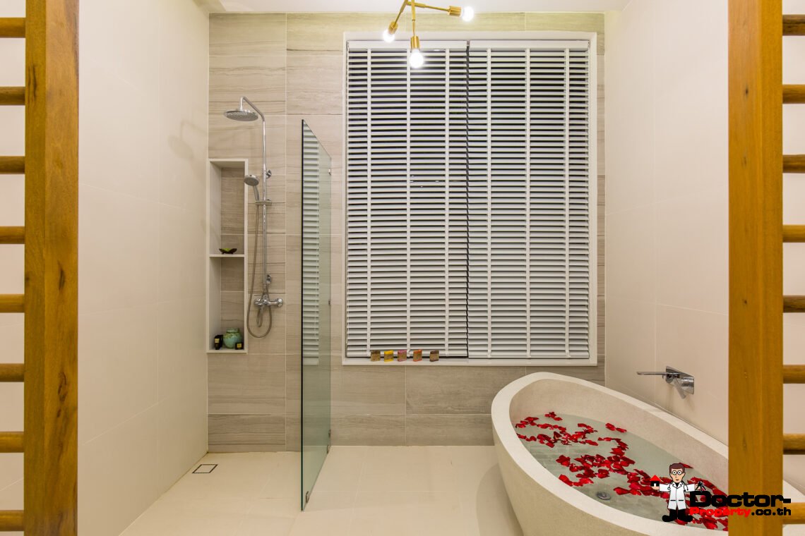 Luxurious 5 Bedroom Villa in Bo Phut, Koh Samui – For Sale